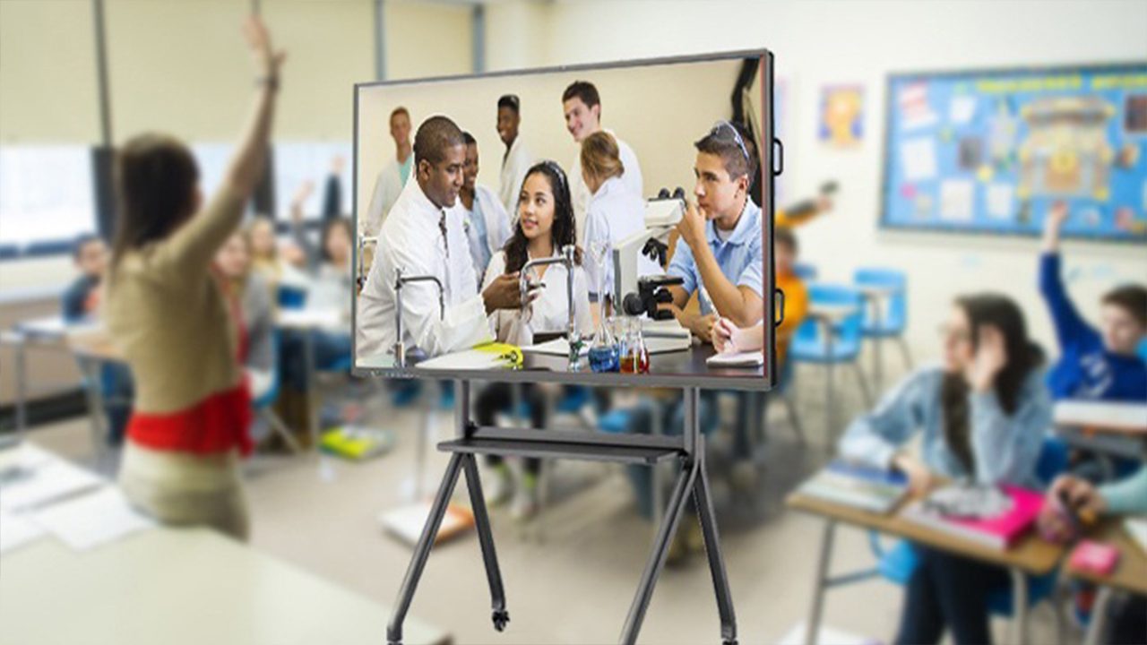 高管视角：Qtenboard IFPD 如何推动数字化转型和业务增长