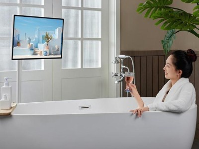 智能语音闺蜜机 - 万向轮随心推 - 卧室厨房多场景切换