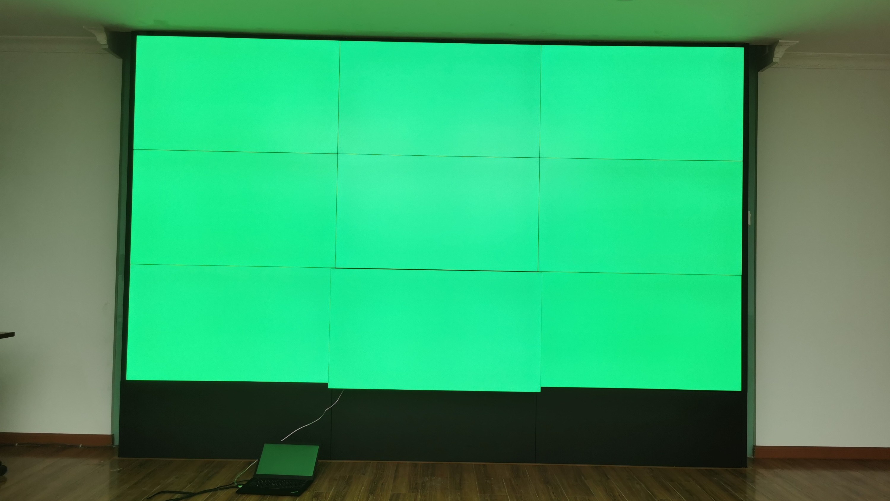 康维伟业液晶拼接屏在展厅应用有哪些优势？
